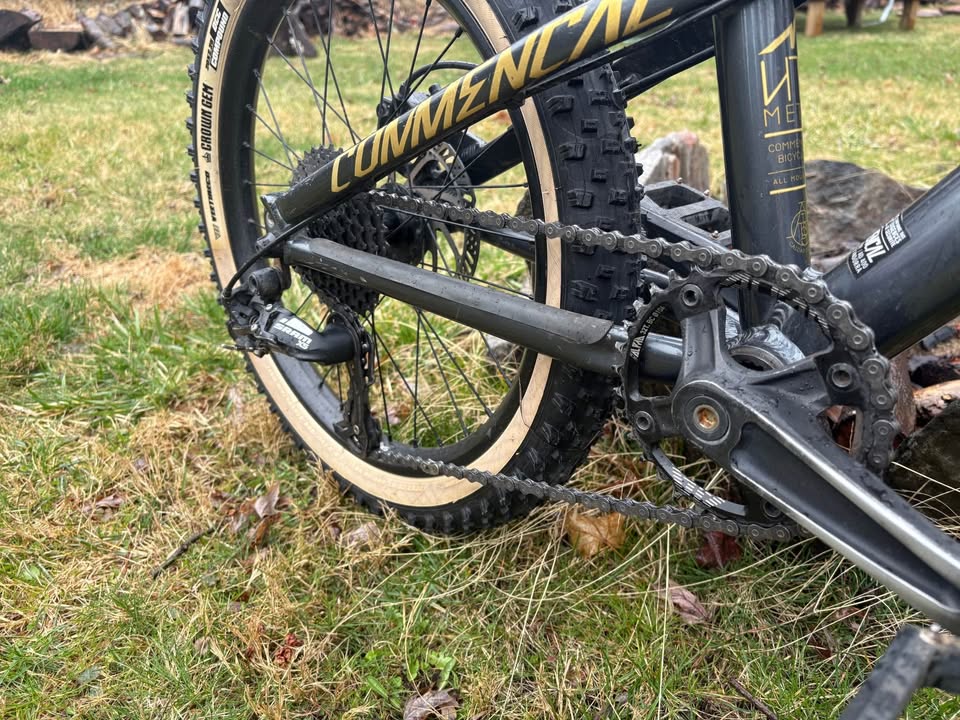 Commencal Meta HT 20” kids mountain bike