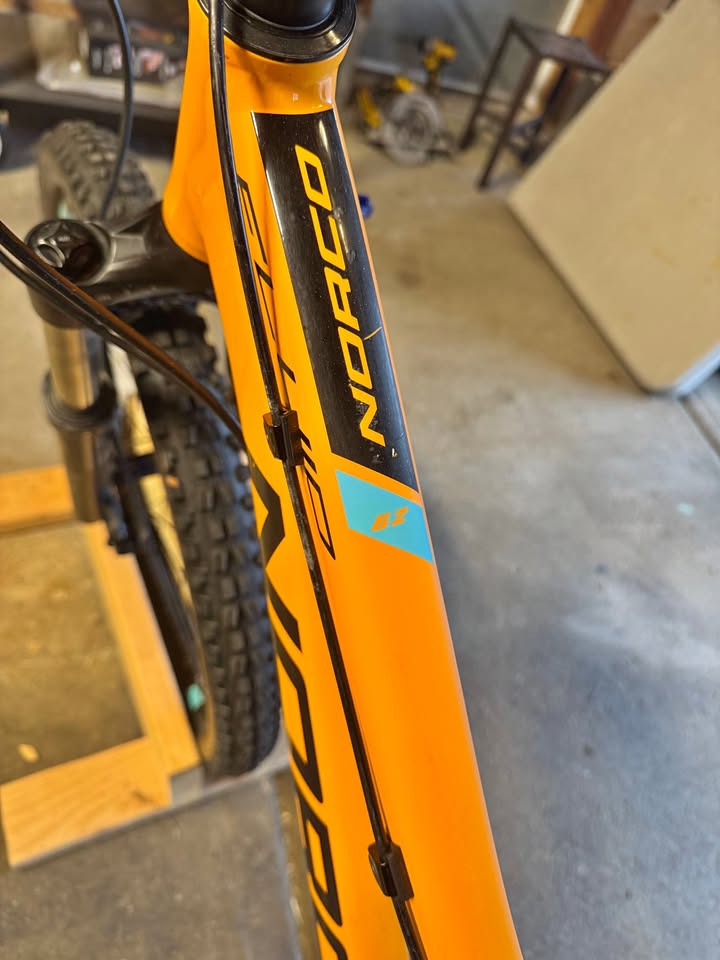 Norco Fluid FS 6.2 (youth full suspension 26" bike)