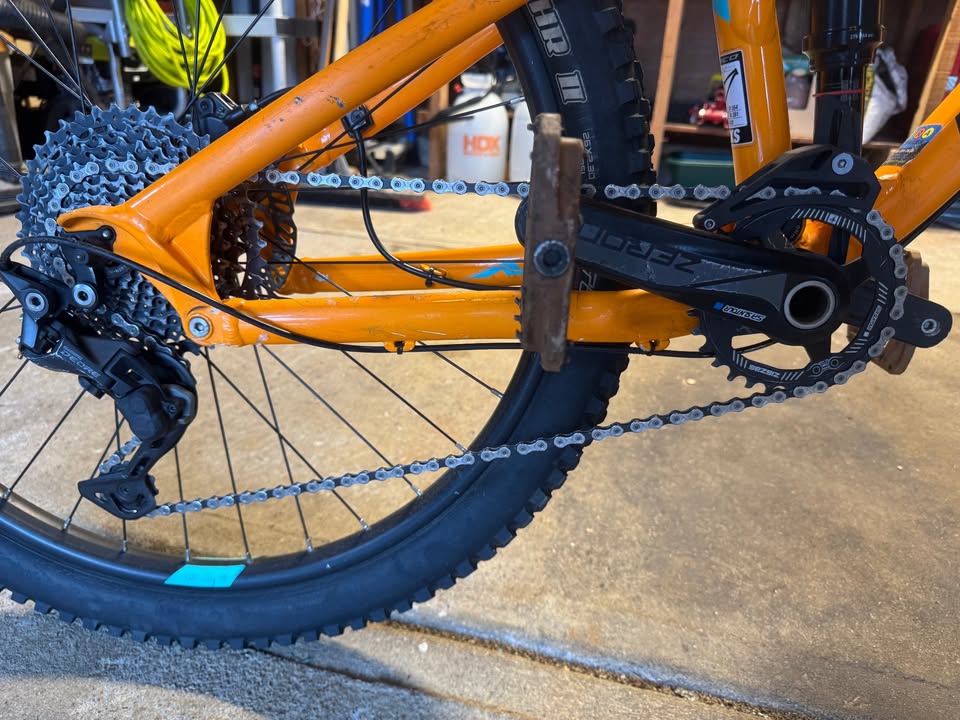 Norco Fluid FS 6.2 (youth full suspension 26" bike)