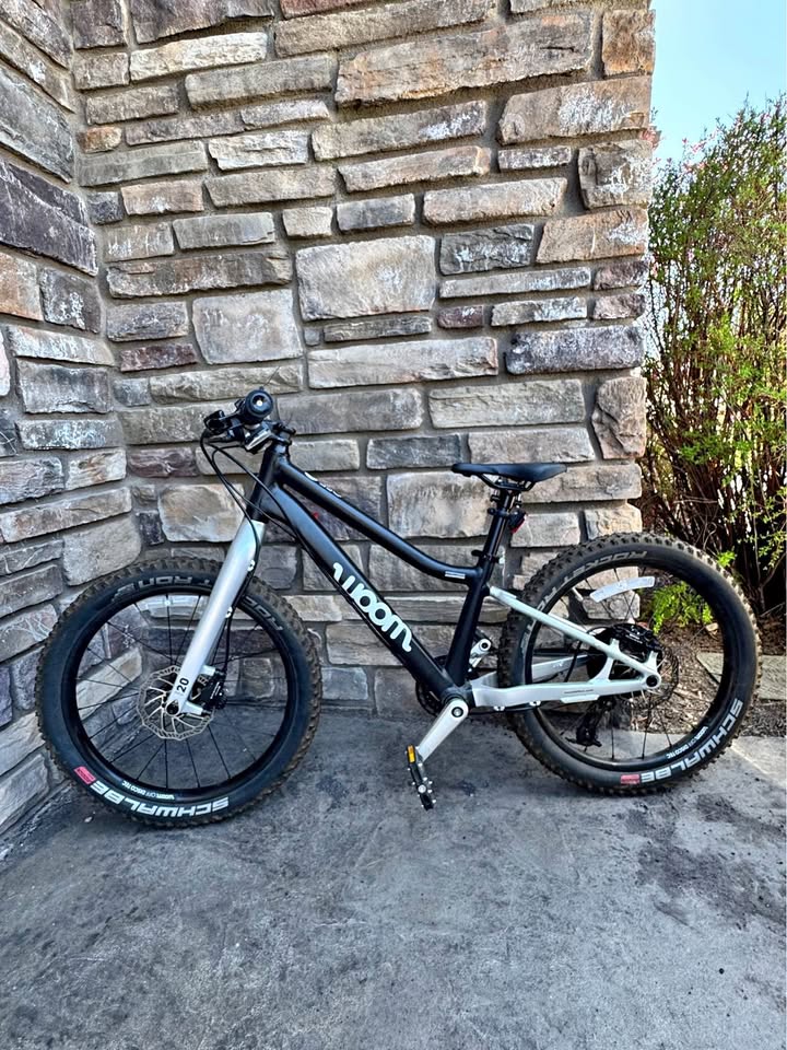20” Woom OFF 4 Kids’ Mountain Bike